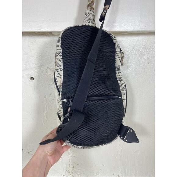 KAVU WHITE AZTEC ROPE HANDLE SLING PURSE 15 X 10 - Picture 2 of 5